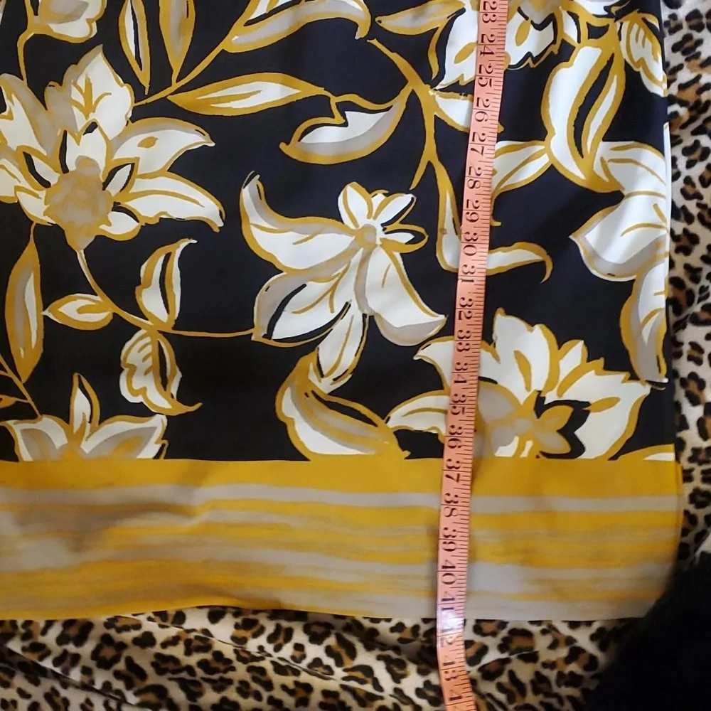 Black & Gold floral dress - Picture 4 of 12